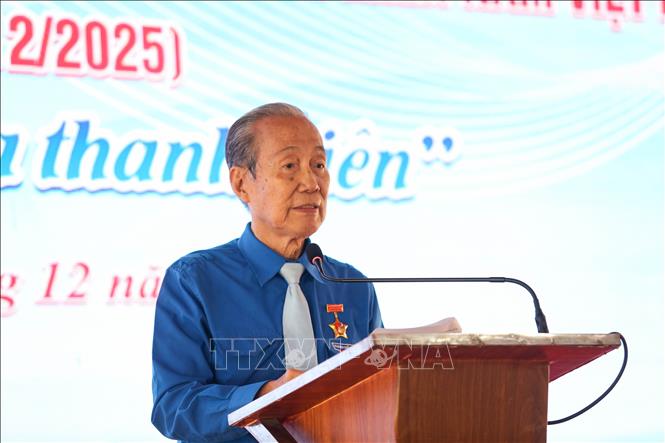Ông Nguyễn Hữu Châu, Phó Chủ nhiệm Thường trực Câu lạc bộ Truyền thống kháng chiến Đoàn Thanh niên các cơ quan Trung ương Cục miền Nam phát biểu tại lễ kỷ niệm. Ảnh: Giang Phương - TTXVN