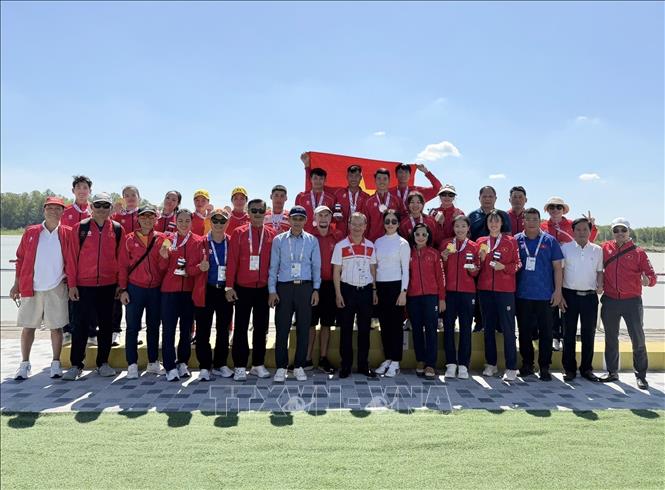 The rowing team. VNA/Photo by courtesy