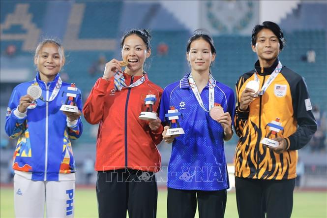 Bùi Thị Kim Anh giành HCV nhảy cao nữ. Ảnh: Minh Quyết - PV TTXVN tại Thái Lan