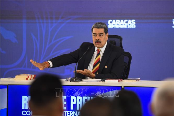 Tổng thống Venezuela Nicolas Maduro phát biểu tại cuộc họp báo ở Caracas. Ảnh: THX/TTXVN