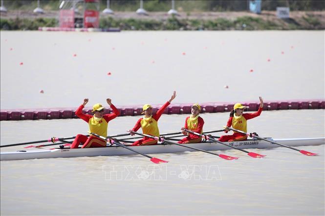 The women’s quadruple sculls crew of Bui Thi Thu Hien, Nguyen Giang, Dinh Thi Hao, and Pham Thi Hue delivers a composed and powerful race to take gold, edging out strong resistance from hosts Thailand. VNA Photo/Photo by courtesy