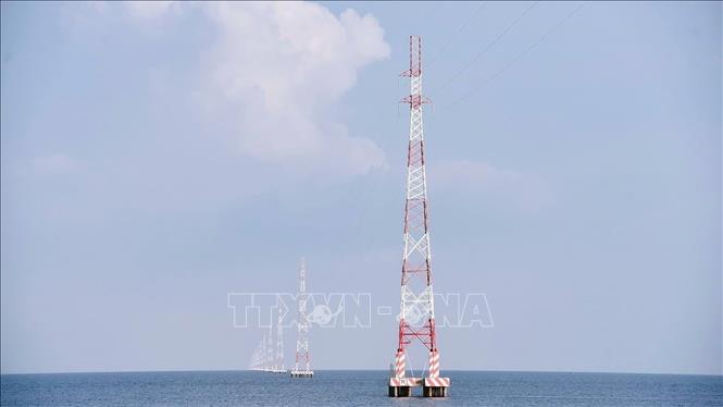 Đường dây 110kV An Biên - Lại Sơn cấp điện lưới quốc gia ra đảo Lại Sơn, đặc khu Kiên Hải. Ảnh: TTXVN phát
