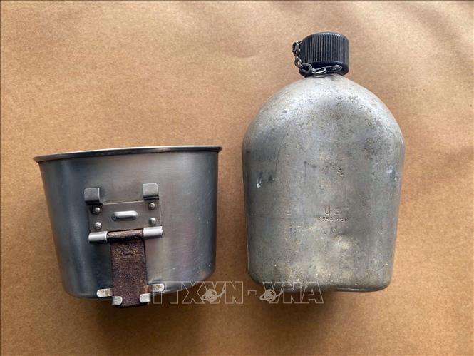 Các hiện vật có giá trị lịch sử được tiếp nhận tại buổi tổng kết. Ảnh: Trần Lê Lâm - TTXVN 