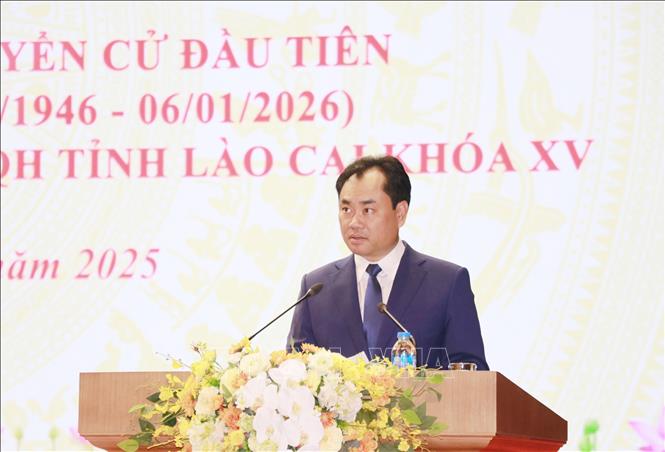 Bí thư Tỉnh ủy Lào Cai Trịnh Việt Hùng phát biểu tại buổi gặp mặt. Ảnh: Đinh Thùy-TTXVN 