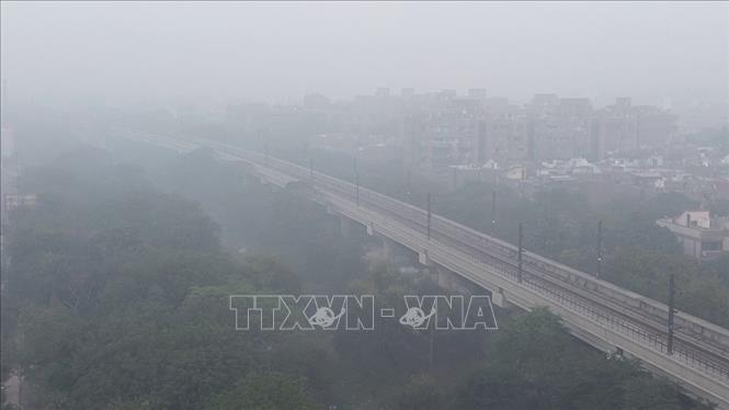 Không khí ô nhiễm nghiêm trọng tại New Delhi, Ấn Độ ngày 17/12/2025. Ảnh: ANI/TTXVN