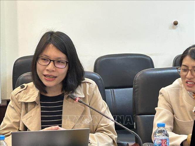 Thạc sĩ Chu Thị Thanh An, Viện Nhà nước và Pháp luật, đánh giá tính phổ biến của giá trị pháp quyền được thể hiện ở những lõi chuẩn mục tối thiểu, nội dung cốt lõi của pháp quyền. Ảnh: Thanh Hương - TTXVN