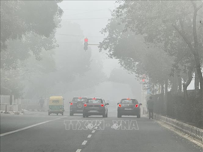 Hình ảnh ô nhiễm vào buổi sáng ở thủ đô New Delhi, Ấn Độ. Ảnh: Ngọc Thúy - p/v TTXVN tại Ấn Độ