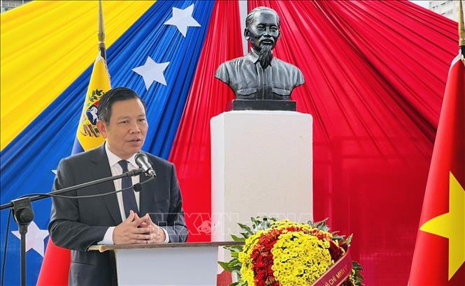Đại sứ Việt Nam tại Venezuela Vũ Trung Mỹ phát biểu tại sự kiện. Ảnh: TTXVN phát