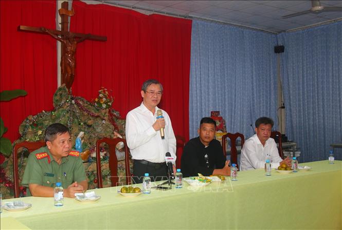 Ông Trương Cảnh Tuyên, Chủ tịch UBND thành phố Cần Thơ, phát biểu tại buổi thăm giáo xứ Vị Tín, phường Vị Tân nhân dịp Giáng sinh 2025. Ảnh: Duy Khương – TTXVN