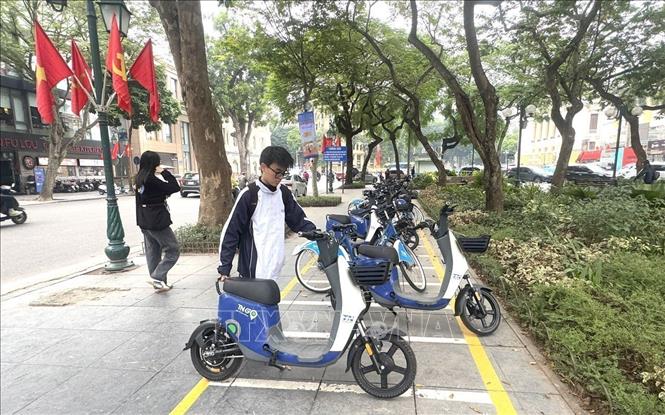 All bicycles meet the city’s technical standards, are waterproof, and can remain submerged for up to 30 minutes while still operating. VNA Photo: Quốc Lũy 