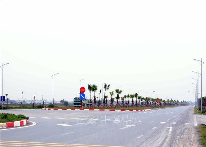 Nhà thầu đã bàn giao Tuyến đường liên kết vùng, gồm tuyến nhánh và tuyến chính Km0+00 đến Km4+580 để đưa vào khai thác, sử dụng. Ảnh: Thanh Tuấn - TTXVN