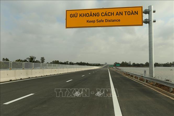 Tuyến chính Dự án đường bộ cao tốc Bắc - Nam phía Đông đoạn Cần Thơ - Cà Mau qua địa bàn xã Vĩnh Tường, thành phố Cần Thơ. Ảnh: Duy Khương – TTXVN