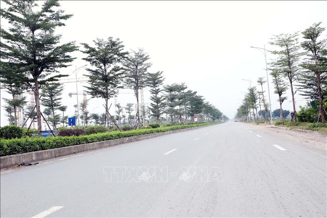 Nhà thầu đã bàn giao Tuyến đường liên kết vùng, gồm tuyến nhánh và tuyến chính Km0+00 đến Km4+580, để đưa vào khai thác, sử dụng. Ảnh: Thanh Tuấn - TTXVN