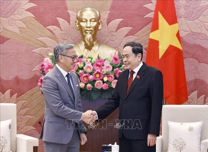 Chủ tịch Quốc hội Trần Thanh Mẫn tiếp Bộ trưởng Ngoại giao Lào Thongsavanh Phomvihane. Ảnh: Doãn Tấn - TTXVN  