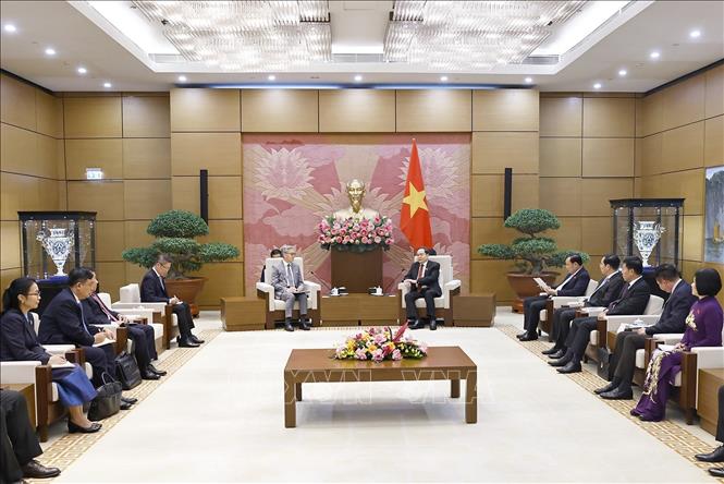 Chủ tịch Quốc hội Trần Thanh Mẫn tiếp Bộ trưởng Ngoại giao Lào Thongsavanh Phomvihane. Ảnh: Doãn Tấn - TTXVN  