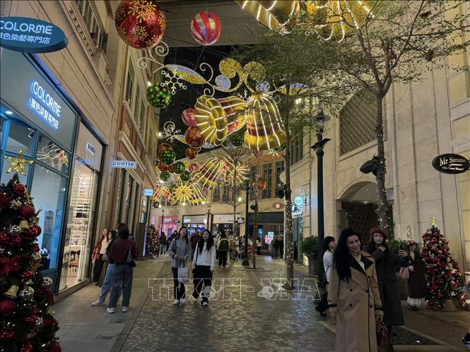 Phố Lee Tung là địa điểm yêu thích của nhiều người dân và du khách mỗi dịp Giáng sinh. Ảnh: Mạc Luyện - PV TTXVN tại Hong Kong (Trung Quốc)