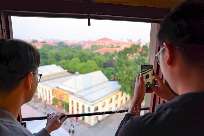 “Ký ức Cột cờ” là bước đi cụ thể trong chiến lược phát huy giá trị Khu di sản Hoàng thành Thăng Long – Hà Nội, gắn bảo tồn với phát triển du lịch bền vững, từng bước xây dựng di sản trở thành không gian văn hóa sống trong đời sống đương đại. Ảnh: Thanh Tùng - TTXVN