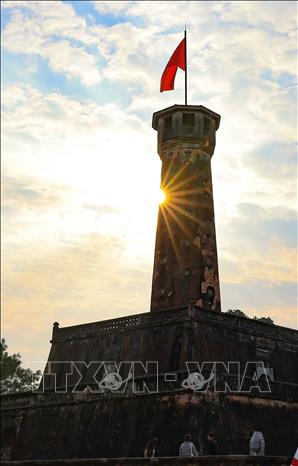 Cột cờ Hà Nội sừng sững cùng thời gian đã là chứng nhân của những thời khắc lịch sử quan trọng, nơi in dấu tinh thần kháng chiến, ý chí độc lập và khát vọng tự do của Nhân dân Hà Nội nói riêng, cả nước nói chung. Ảnh: Thanh Tùng - TTXVN 