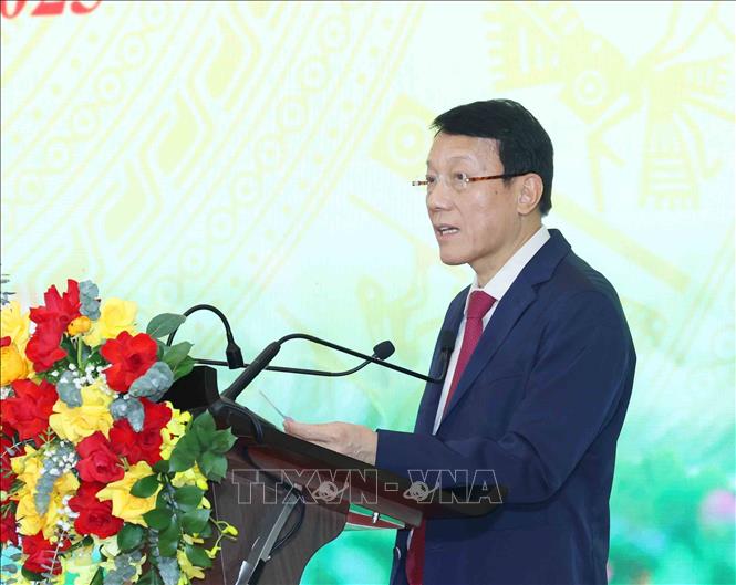 Đại tướng Lương Tam Quang, Uỷ viên Bộ Chính trị, Bộ trưởng Bộ Công an trình bày tham luận tại hội nghị. Ảnh: Phương Hoa - TTXVN