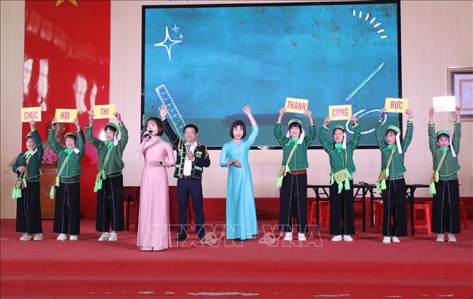 Phần thi của đội xã Công Sơn tại Liên hoan. Ảnh: Anh Tuấn – TTXVN