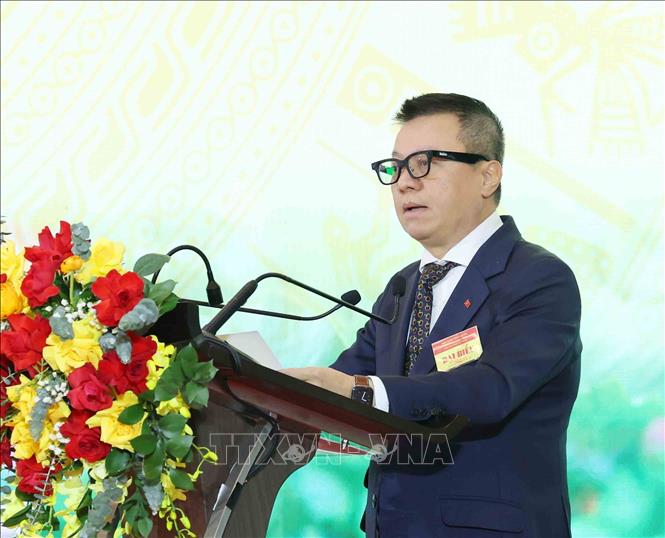 Đồng chí Lê Quốc Minh, Uỷ viên Trung ương Đảng, Phó Trưởng Ban Tuyên giáo và Dân vận Trung ương, Chủ tịch Hội Nhà báo Việt Nam, Tổng Biên tập Báo Nhân Dân trình bày tham luận tại hội nghị. Ảnh: Phương Hoa - 