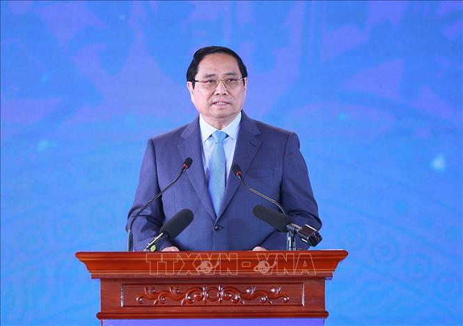 Thủ tướng Phạm Minh Chính phát lệnh khởi công, khánh thành, thông xe kỹ thuật các công trình, dự án. Ảnh: Dương Giang-TTXVN
