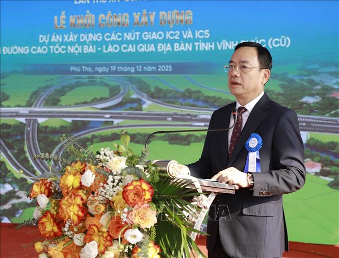 Phó Chủ tịch UBND tỉnh Phú Thọ Quách Tất Liêm phát biểu tại buổi lễ. Ảnh: Nguyễn Thảo -TTXVN