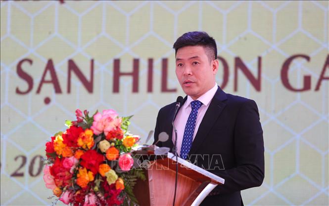 Ông Phạm Bá Chính, Phó Tổng Giám đốc Công ty Cổ phần MHD Hòa Bình, đại diện chủ đầu tư phát biểu. Ảnh: Giang Phương – TTXVN