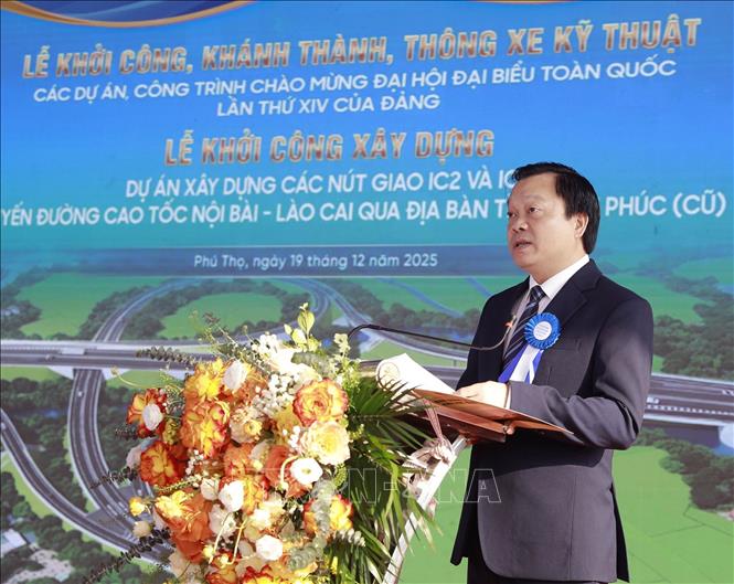 Quyền Giám đốc Ban Quản lý dự án khu vực Vĩnh Phúc Nguyễn Từ Linh phát biểu tại buổi lễ. Ảnh: Nguyễn Thảo -TTXVN