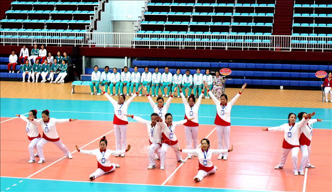 Tiết mục dự thi Giải vô địch quốc gia các câu lạc bộ thể dục dưỡng sinh và Festival toàn quốc năm 2025. Ảnh: Lê Thúy Hằng – TTXVN