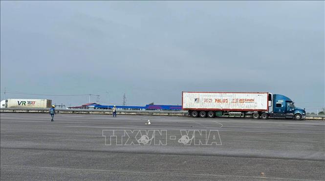 Theo đó, điểm dừng xe tại Km96+100, thuộc địa phận xã Núi Thành, thành phố Đà Nẵng được xây dựng trên diện tích khoảng 7,6 ha. Ảnh: Đoàn Hữu Trung-TTXVN