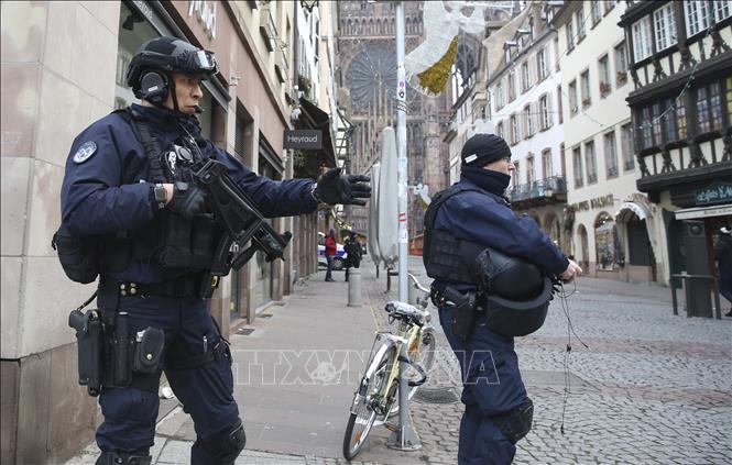 Cảnh sát Pháp tuần tra tại Strasbourg. Ảnh: THX/TTXVN