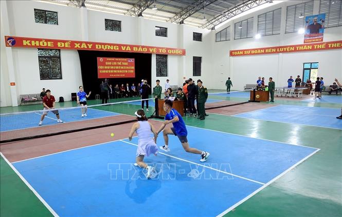 Giao lưu bóng bàn và pickerball giữa hai đơn vị. Ảnh: Tuấn Anh - TTXVN