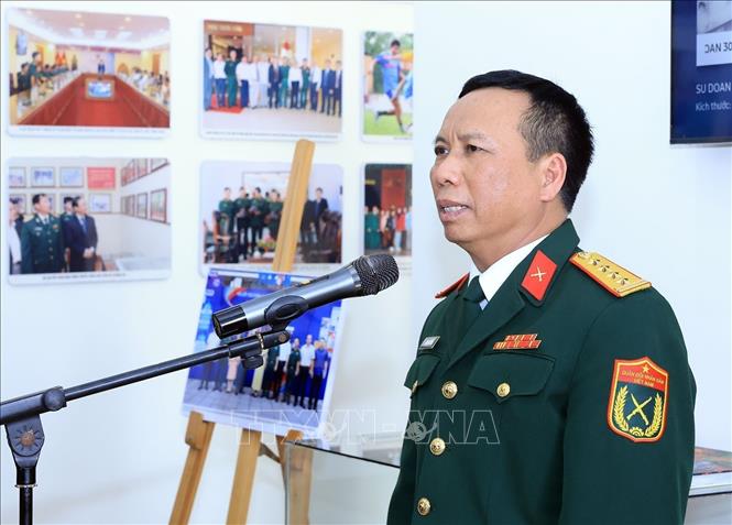 Đại tá Đinh Khắc Hùng, Sư đoàn trưởng Sư đoàn Bộ binh 304 (Quân khu 2) phát biểu. Ảnh: Tuấn Anh - TTXVN