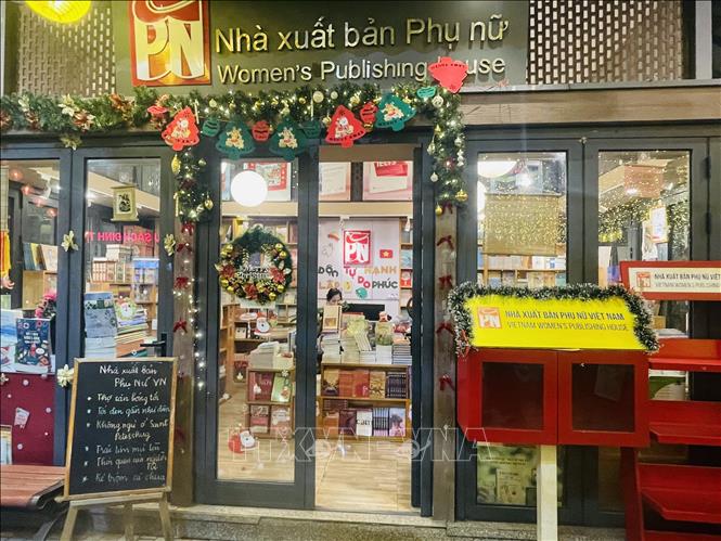 A book stand on the Hanoi Book Street 19/12 on the programme launching day. VNA Photo: Tuyết Mai