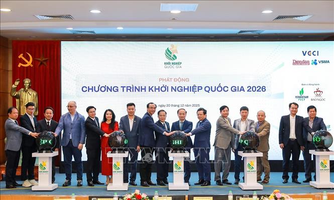 Các đại biểu phát động Chương trình khởi nghiệp sáng tạo quốc gia 2026. Ảnh: Khánh Hoà - TTXVN