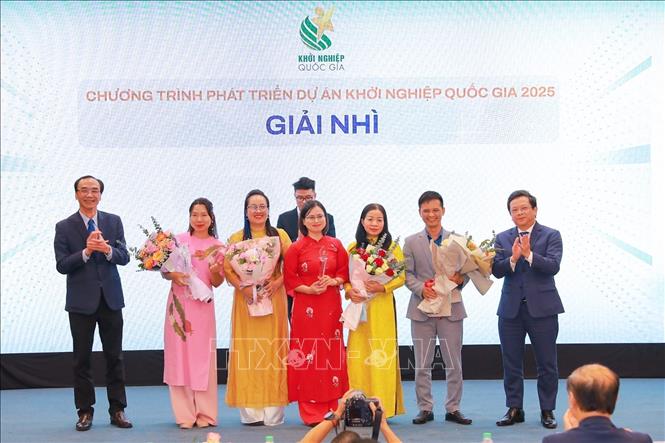 Trao giải cho các Dự án Khởi nghiệp quốc gia 2025. Ảnh: Ảnh: Khánh Hoà - TTXVN 