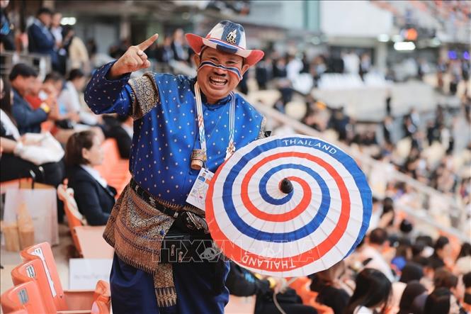 Không khí náo nhiệt tại Lễ bế mach SEA games 33.. Ảnh: Minh Quyết - PV TTXVN tại Thái Lan