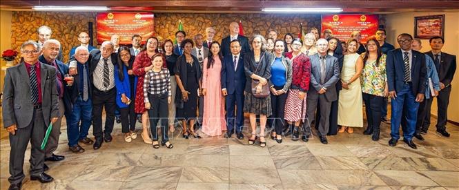 Các đại biểu tham dự Gặp mặt Hữu nghị cuối năm 2025 do Đại sứ quán Việt Nam tại Brazil tổ chức, tổng kết công tác đối ngoại năm 2025 và kỷ niệm 50 năm quan hệ Việt Nam – Guyana. Ảnh. Đại sứ quán Việt Nam tại Brazil cung cấp