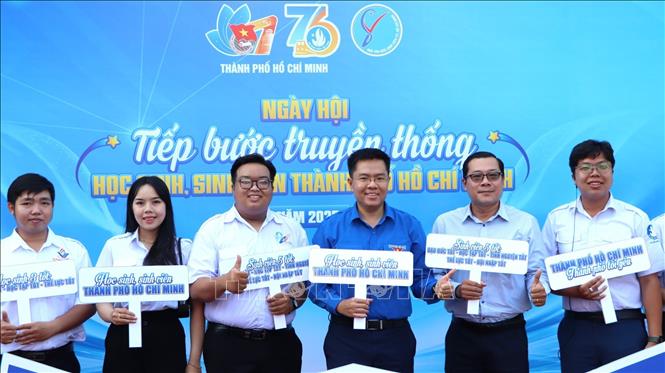 Đông đảo sinh viên Thành phố Hồ Chí Minh tham gia ngày hội. Ảnh: Huyền Trang - TTXVN 
