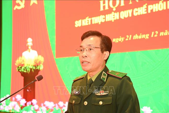 Thiếu tướng Vũ Quốc Ân, Phó Chính ủy Bộ đội Biên phòng phát biểu đánh giá tại Hội nghị. Ảnh: Quang Duy - TTXVN