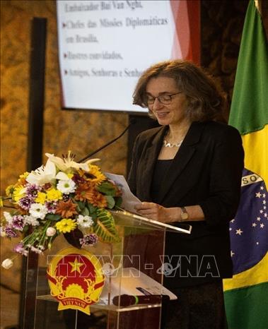 Deputy Foreign Minister Susan Kleebank speaks at the gathering. VNA Photo/Vietnamese Embassy in Brazil.