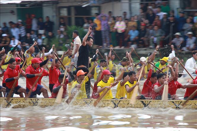 Các trận đấu tại giải luôn diễn ra quyết liệt, hấp dẫn. Ảnh: Chanh Đa-TTXVN