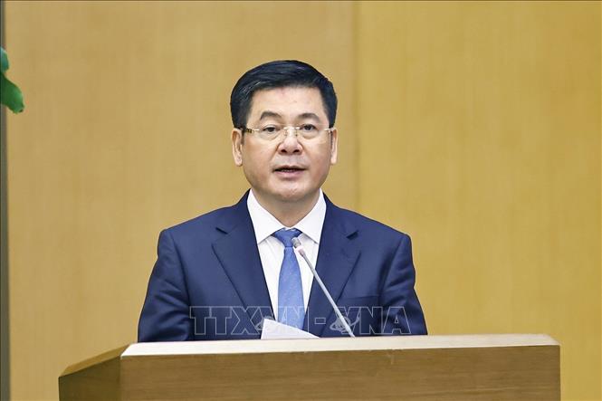 Nguyen Hong Dien, Deputy Secretary of the NA Party Committee for the 2020–2025 term, speaks at the conference. VNA Photo: Doãn Tấn