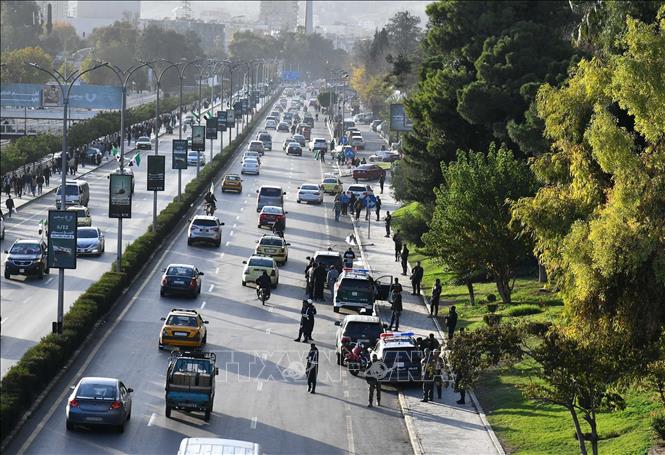 (Tư liệu) Cảnh sát Syria được triển khai tại hiện trường một vụ nổ ở Damascus, ngày 7/12/2025. Ảnh: THX/TTXVN