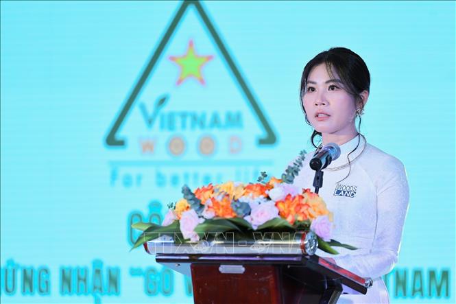 Lãnh đạo Công ty Woodsland chia sẻ tại buổi lễ. Ảnh: Lê Đông - TTXVN