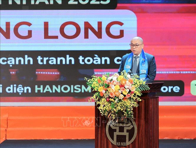 Ông David Nguyen, Trưởng Đại diện Văn phòng của Hiệp hội Doanh nghiệp nhỏ và vừa thành phố Hà Nội tại Singapore, Chủ tịch Quỹ đầu tư Regulus Investment and Capital Holdings phát biểu tại buổi lễ. Ảnh: Lê Đông - TTXVN