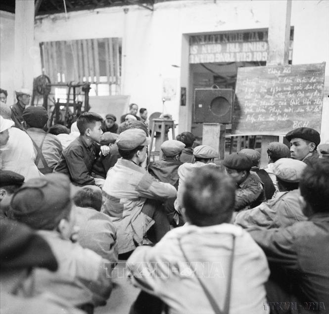 Công nhân công xưởng 