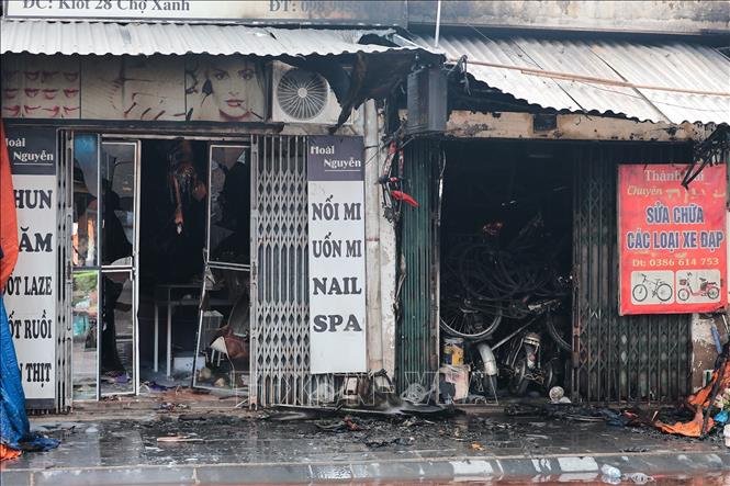 Hiện trường tan hoang sau vụ cháy chợ Xanh Định Công, phường Phương Liệt, Hà Nội. Ảnh: Lê Đông - TTXVN