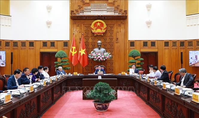 Thủ tướng Phạm Minh Chính chủ trì họp Thường trực Chính phủ về các dự án đường sắt. Ảnh: Dương Giang-TTXVN